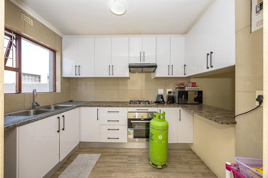 2 Bedroom Property for Sale in Table View Western Cape